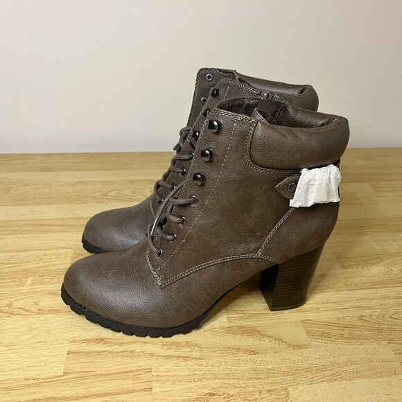 NWT Leather Combat Boots Combat Booties Style & Co "Caitlin" Size 9.5 - Picture 3 of 12
